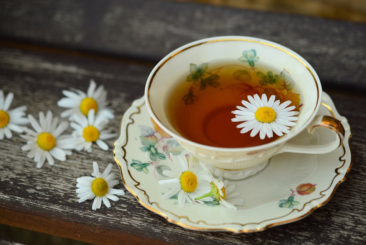 Použité čajové sáčky nemusíte vyhodit – Zkuste je dále využít v domácnosti i jako kosmetickou pomůcku!